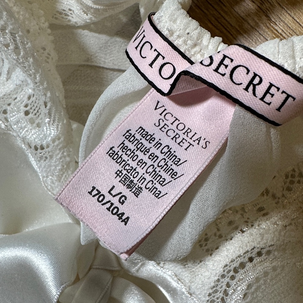 Victoria's Secret Ivory Lace-Trim Pleated Chiffon Babydoll - Picture 5 of 8